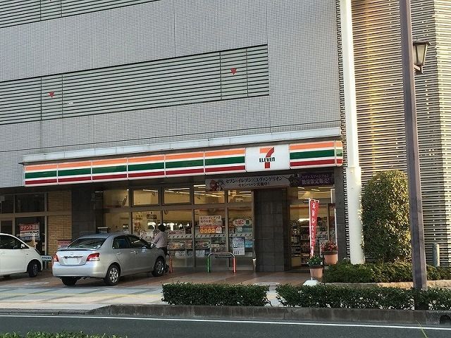 コンビニ　セブンイレブンイーストタウン店（コンビニ）まで130m
