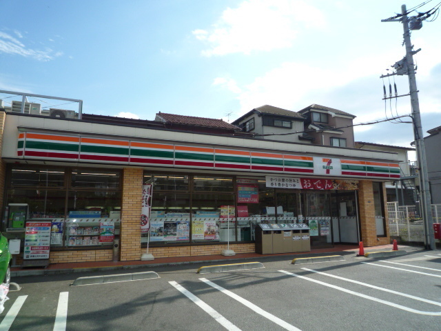 コンビニ　セブンイレブン横浜別所３丁目店（コンビニ）まで550m