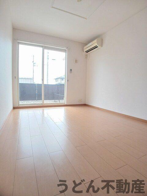 居室・リビング　うどん県のお部屋探しはうどん不動産へ うどんちゃんとLINE