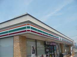 コンビニ　セブンイレブン野洲市三宅店（コンビニ）まで304m