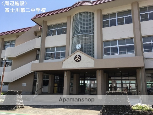 中学校　富士川第二中学校（中学校）まで595m
