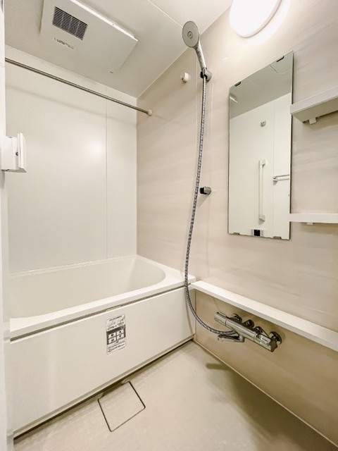 バス・シャワールーム　※写真は同タイプ住戸です。
