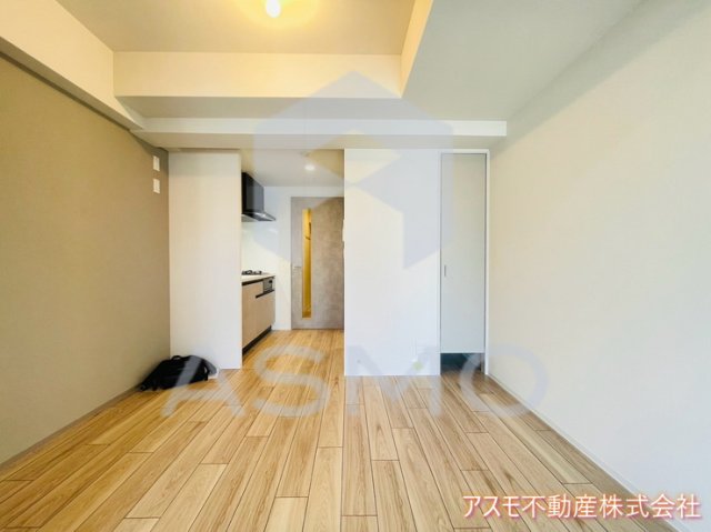 居室・リビング　同マンション別部屋参考写真