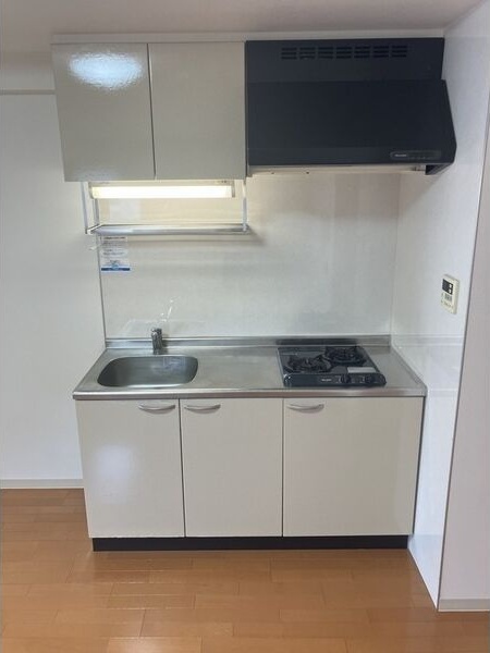 キッチン　※写真は同じマンションの違う部屋のものになります。
