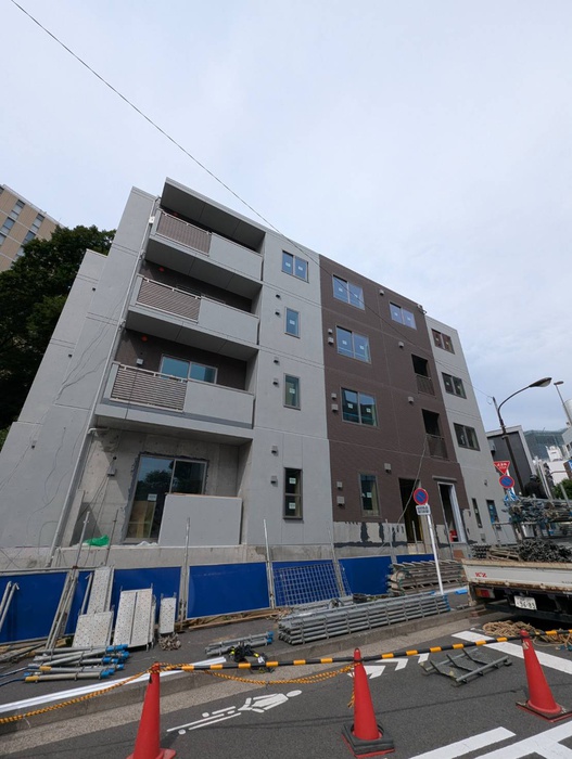 建物外観　建築中