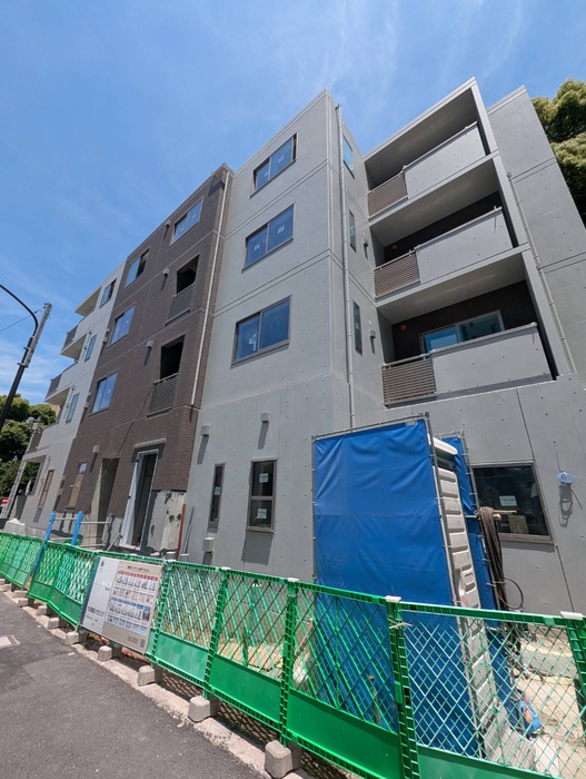 建物外観　建築中