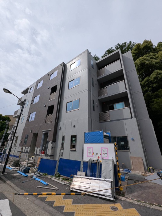 建物外観　建築中