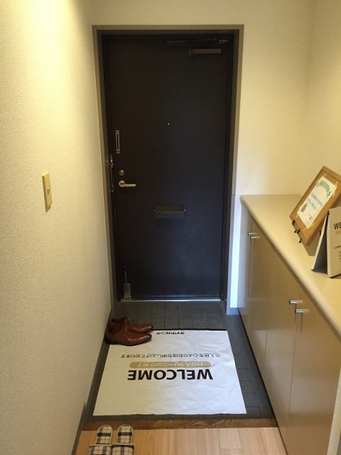 玄関　写真は他室を参照しています