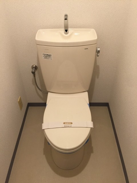 トイレ　写真は他室を参照しています