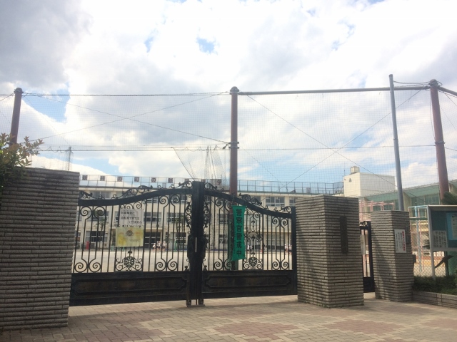 小学校　中野区立新井小学校（小学校）まで386m