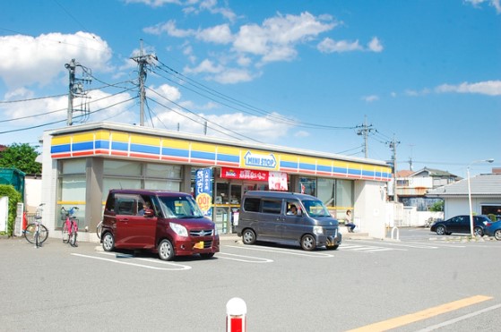 コンビニ　ミニストップ昭島緑町3丁目店（コンビニ）まで737m