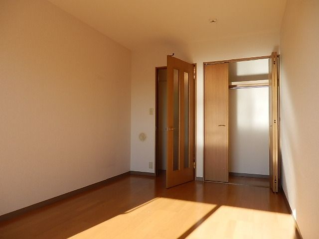 その他部屋・スペース　バルコニーから見た居室