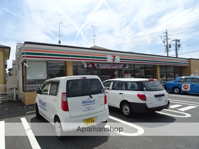 コンビニ　セブンイレブン（コンビニ）まで624m