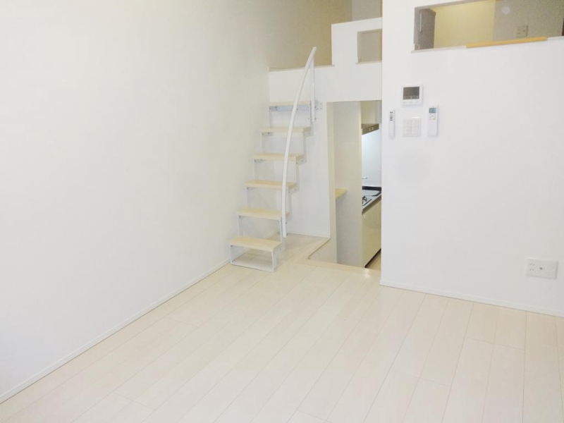 その他部屋・スペース　白を基調にした明るいお部屋です。