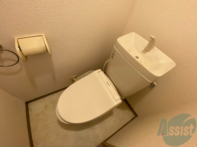 トイレ　トイレは温水洗浄便座で、とても快適にご利用いただけます。