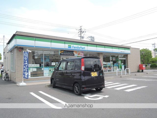 コンビニ　ファミリーマート（コンビニ）まで1154m