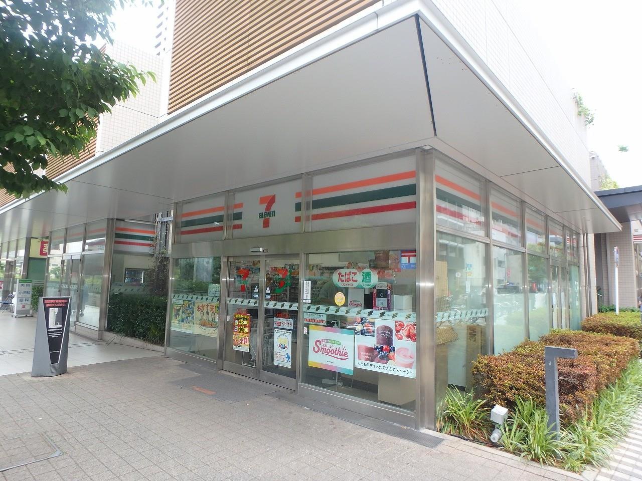 コンビニ　セブンイレブン新宿富久町店（コンビニ）まで228m
