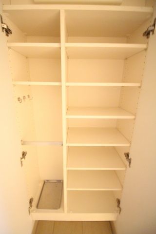 玄関　ヒューリックレジデンス駒込　文京区本駒込6