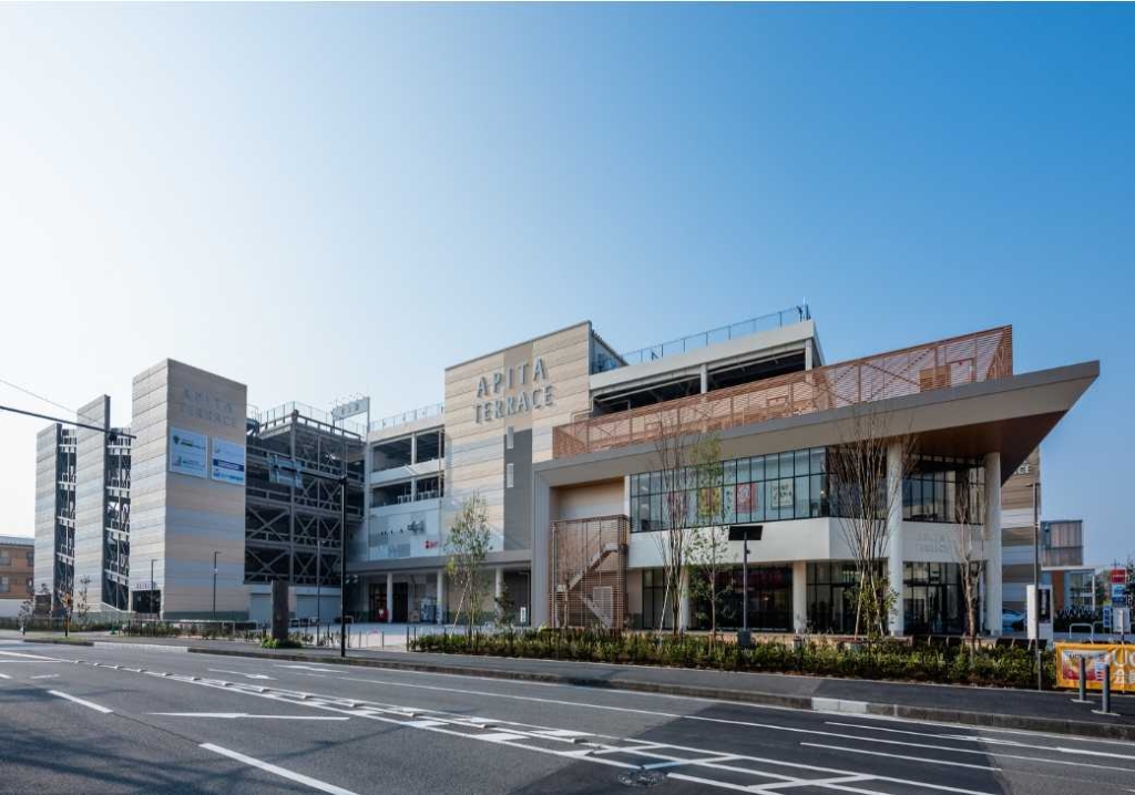 ショッピングセンター　APITA TERRACE(アピタ テラス)横浜綱島（ショッピングセンター）まで2232m