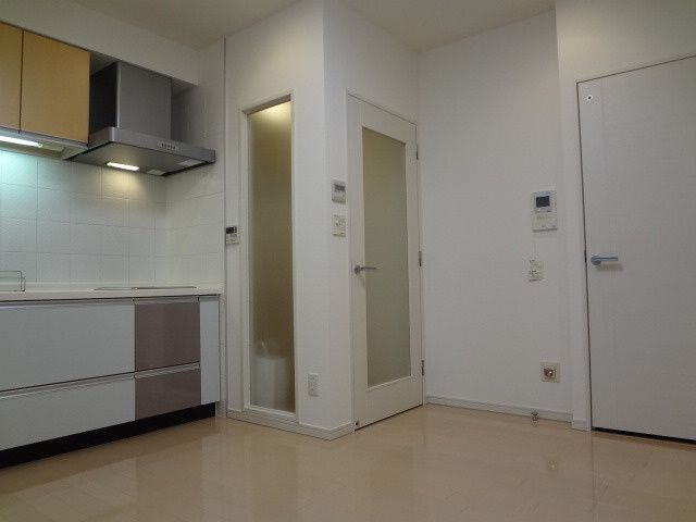 居室・リビング　写真は同タイプ住居です。