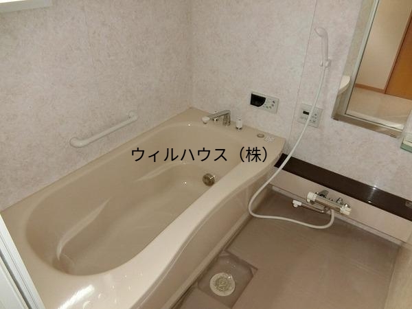 バス・シャワールーム　大型浴槽！追い焚き付き！