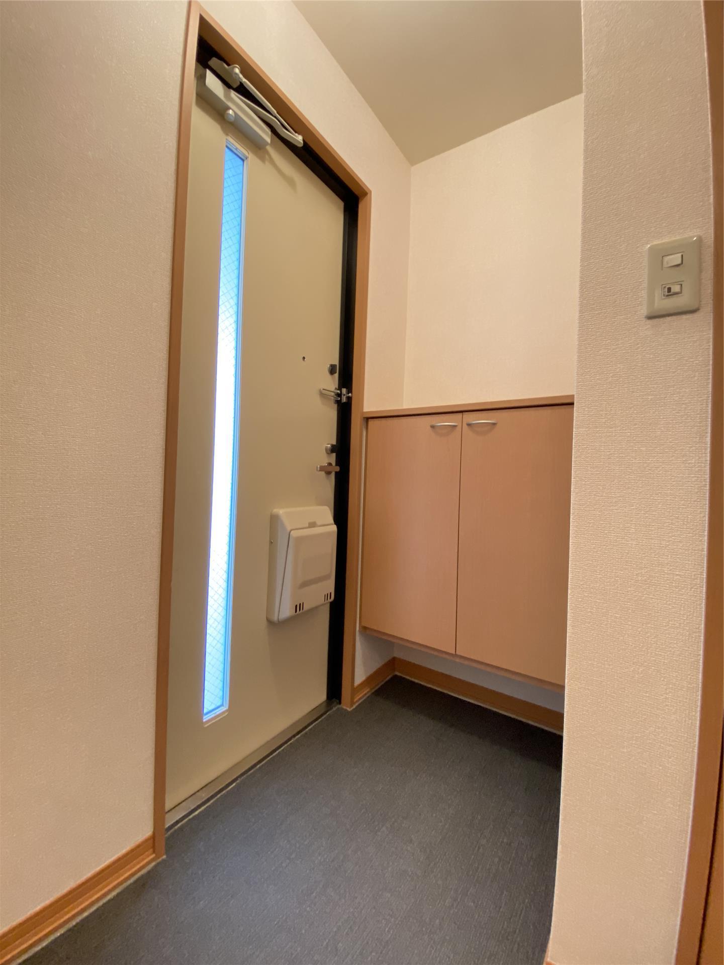 玄関　玄関（同タイプ）