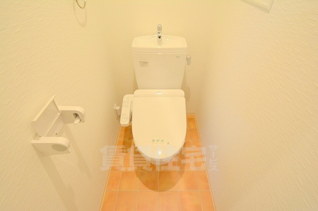 トイレ　ウォシュレット付き