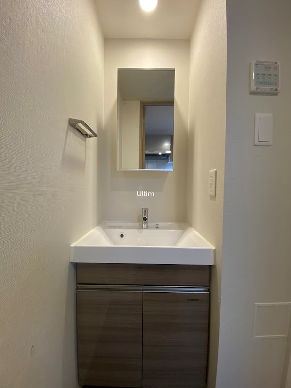洗面設備　別のお部屋の写真ですが参考までに