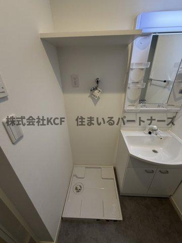 洗面設備　ゆったりとスペースのある洗面所