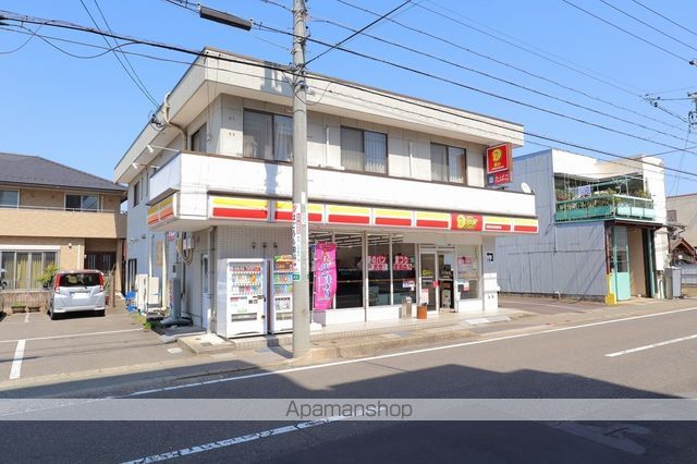 コンビニ　ニューヤマザキデイリーストア岐阜本荘店（コンビニ）まで585m