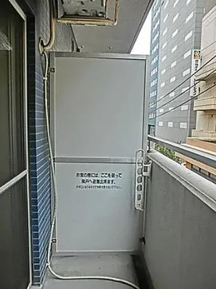 バルコニー　お洗濯にも便利なバルコニー付き