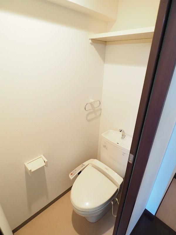 トイレ　ウォシュレット付きのトイレです。