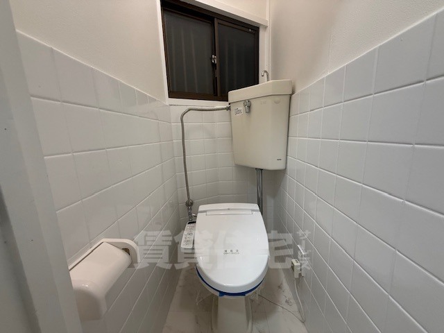住吉区杉本1丁目戸建てのトイレ写真