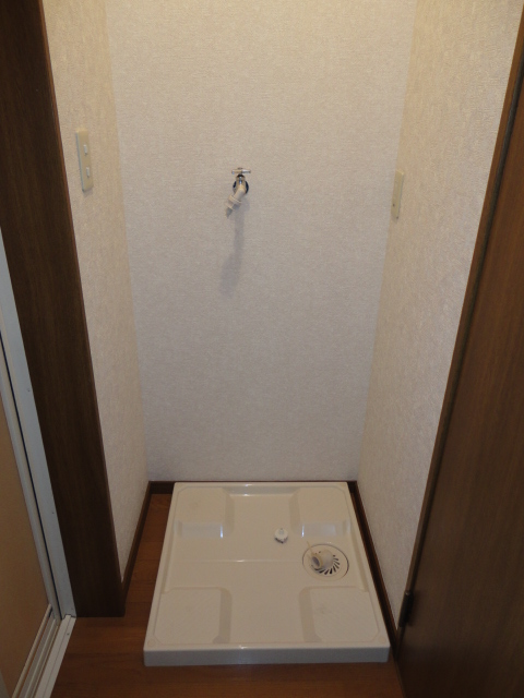 その他設備　室内洗濯機置場【ウエストビレッジ】