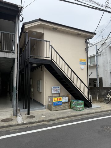 建物外観　駅から徒歩6分【ウエストビレッジ】