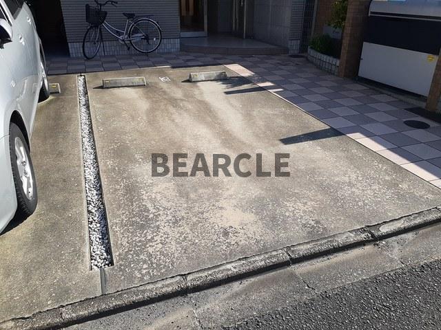 駐車場　駐車場があるので、車を買う予定の方も安心です