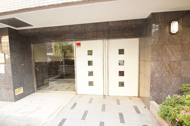 エントランス　入口部分