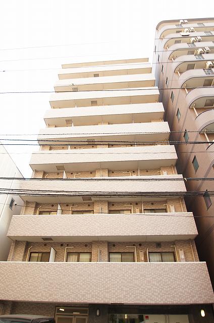建物外観　反町駅徒歩3分のマンションです。