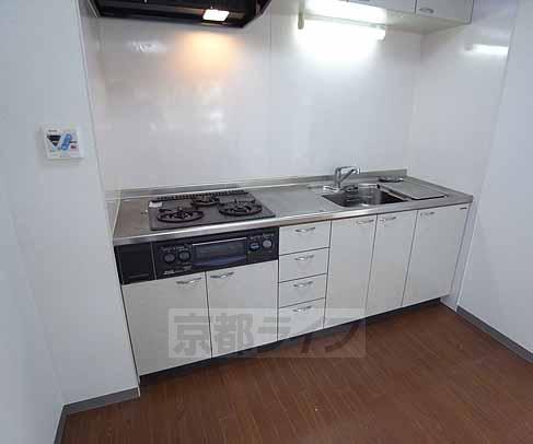 キッチン　３口コンロです。
