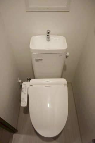 トイレ　嬉しい温水洗浄便座♪