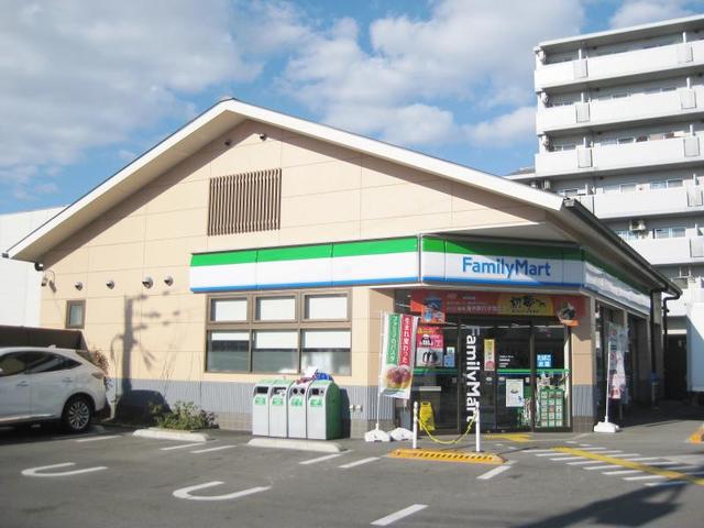 コンビニ　ファミリーマート尼崎築地店（コンビニ）まで552m