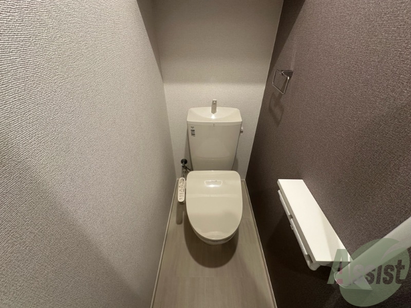 トイレ　温水洗浄便座付きのトイレは、使用しやすくうれしいですね。