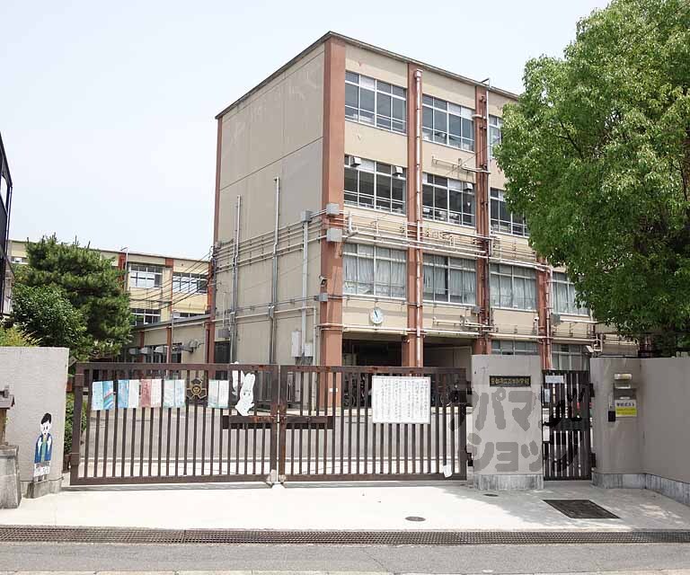 小学校　百々小学校（小学校）まで460m