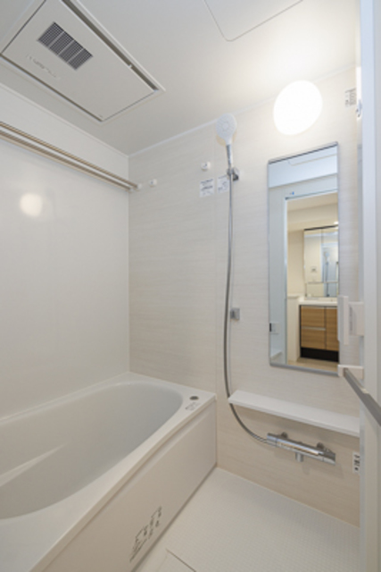 バス・シャワールーム　※写真は同タイプ住戸です。