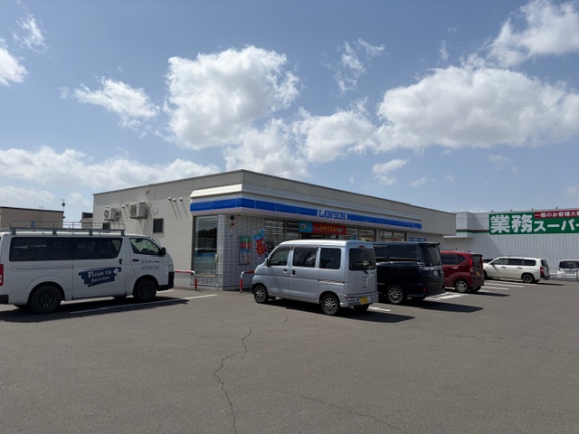 コンビニ　ローソン千歳清流二丁目店（コンビニ）まで374m