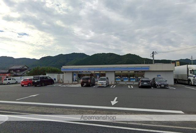 コンビニ　ローソン（コンビニ）まで777m