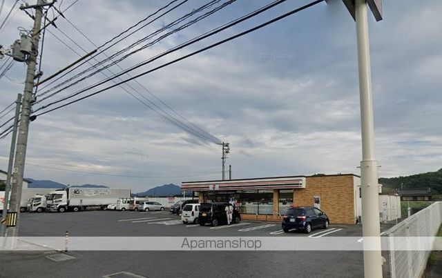 コンビニ　セブンイレブン（コンビニ）まで908m