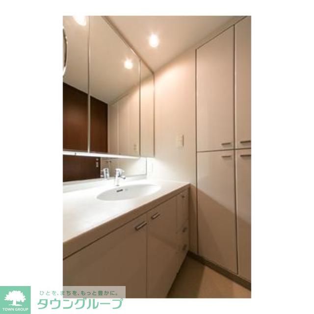 洗面設備　※写真は同タイプ住戸です。