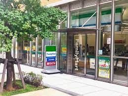コンビニ　ファミリーマート 板橋帝京大学店（コンビニ）まで651m