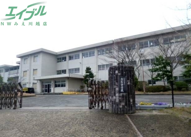 中学校　四日市市立常磐中学校（中学校）まで3101m